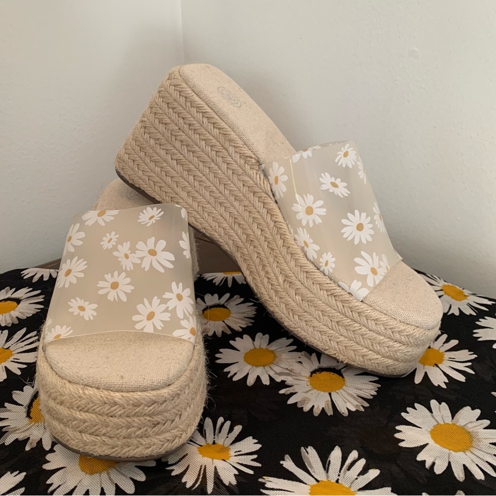 Urban Outfitters Daisy Platform Wedge Espadrille Sandals